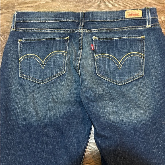 Levi’s Women’s Too Superlow 524 Jeans - Picture 8 of 9